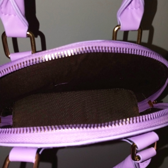 Purse - Picture 2 of 5